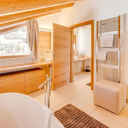 شقة Luxus Bergblick - Zentral In Seefeld- Tirol By Interhome *