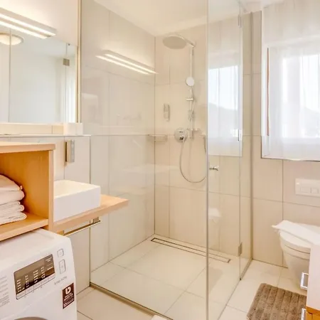 Luxus Bergblick - Zentral In Seefeld- Tirol By Interhome