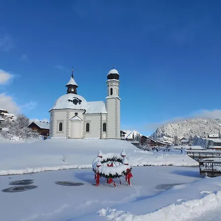 Luxus Bergblick - Zentral In Seefeld- Tirol By Interhome *